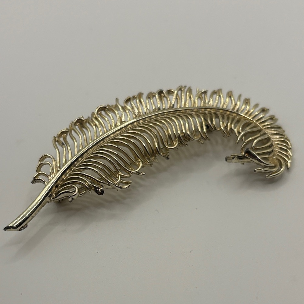 Coro Gold Feather Plume Brooch Fountain Pen Feather Elegant Fancy Brooch - Picture 2 of 5